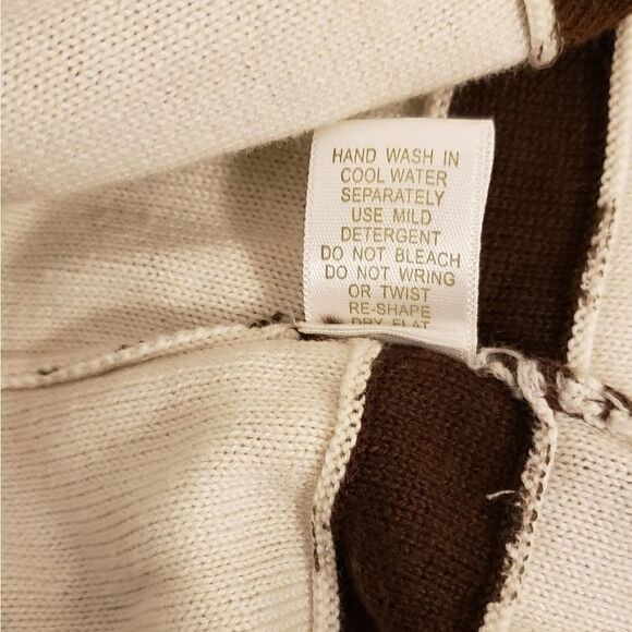 CJ Banks mid Sleeve button front sweater Pre Owned - Picture 2 of 7